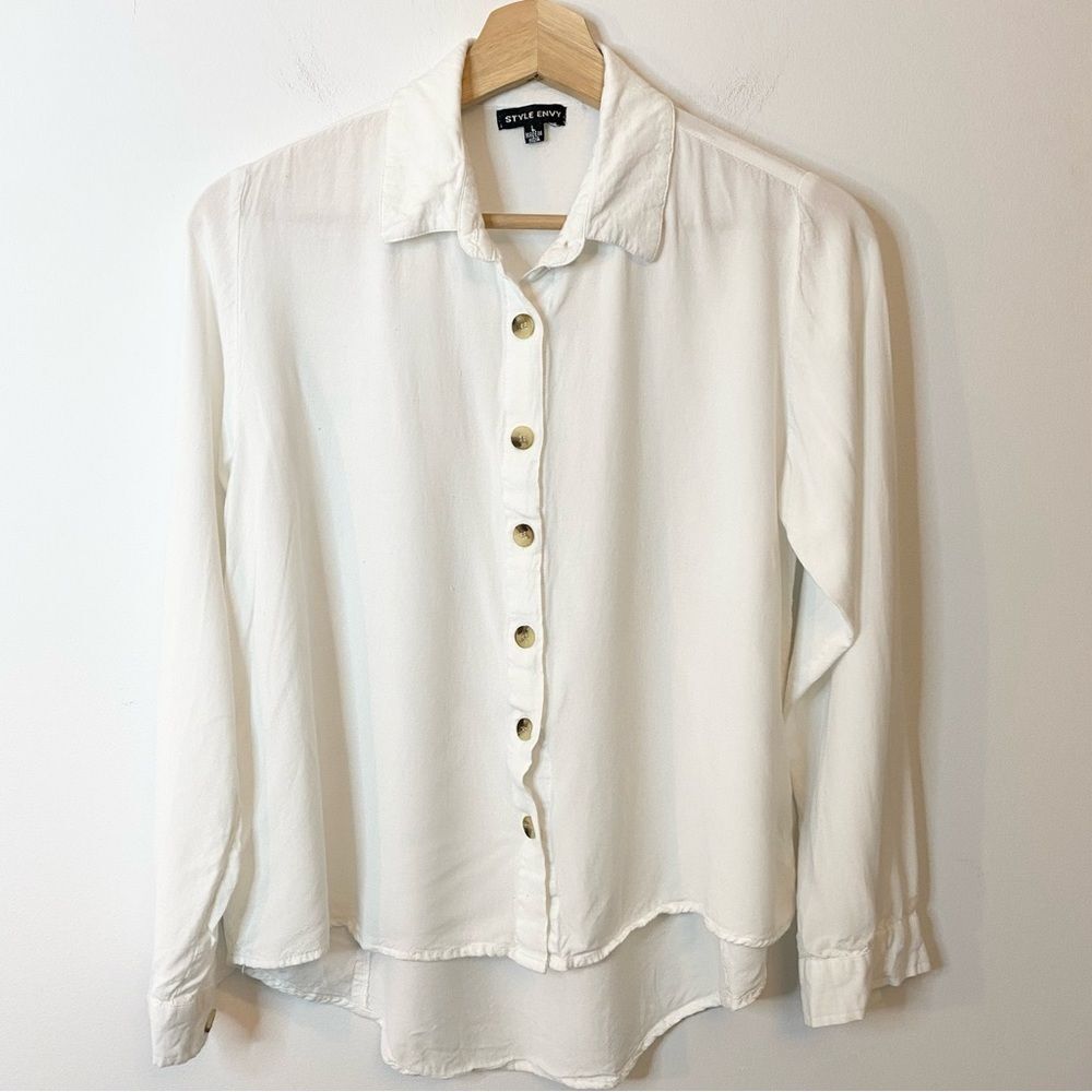 Pretty white blouse by Style Envy size large (BT4-I6)